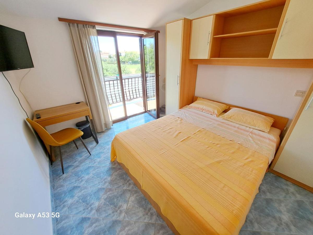 Apartament Aparments Orange & Blue Fažana Zewnętrze zdjęcie